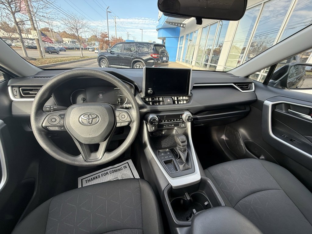 Used 2025 Toyota RAV4 XLE image 6