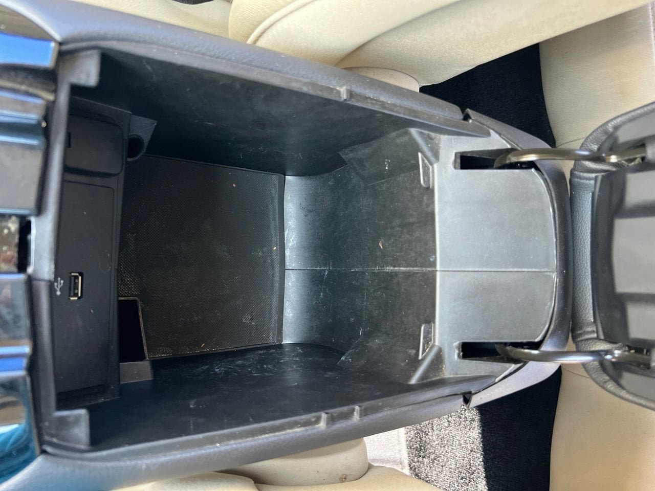 Used 2016 Ford Fusion SE FWD image 24