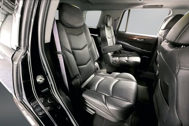 Used 2016 Cadillac Escalade Luxury AWD/4WD image 24