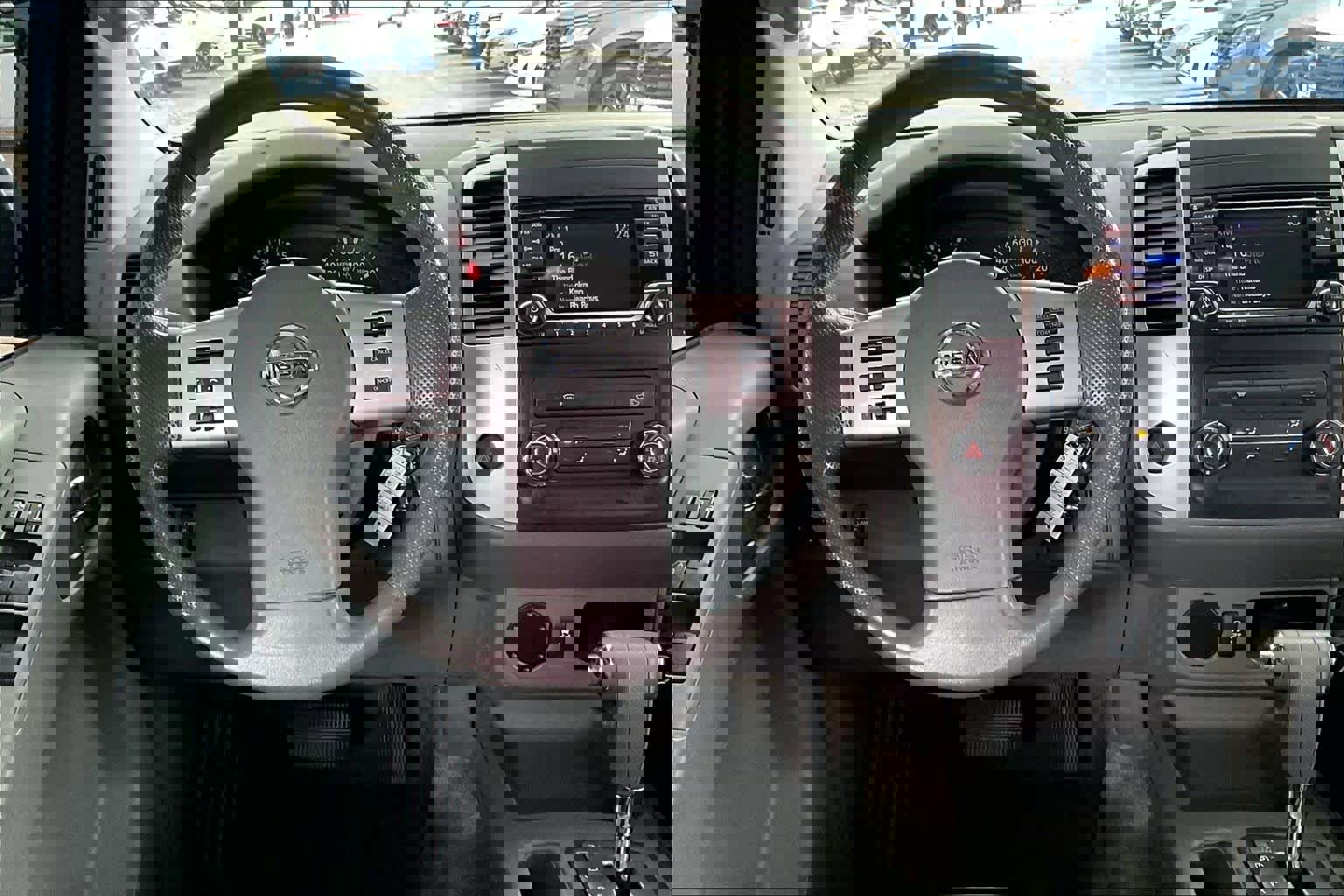 Used 2016 Nissan Frontier SV image 6