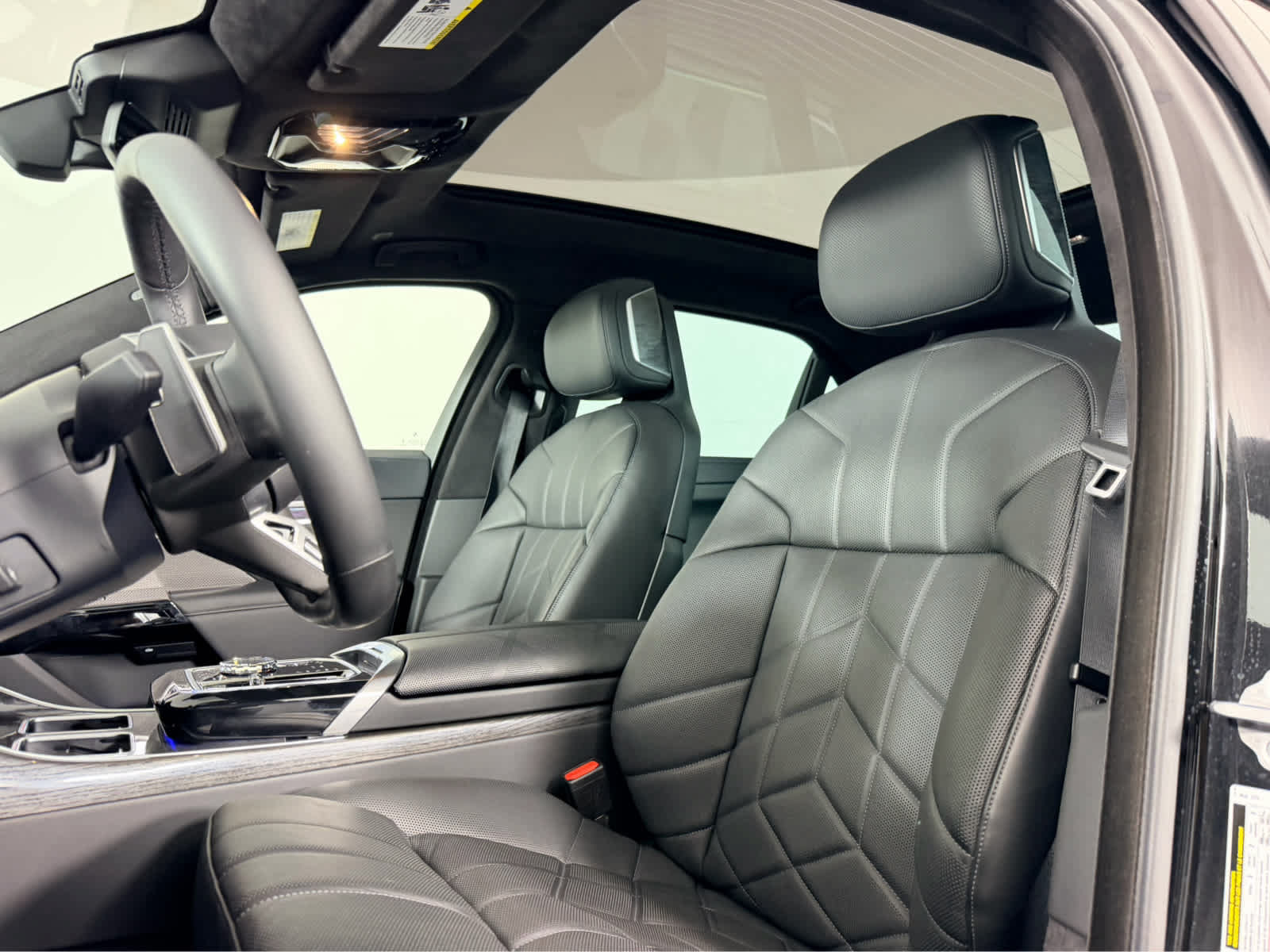 Used 2026 BMW 740i RWD image 11