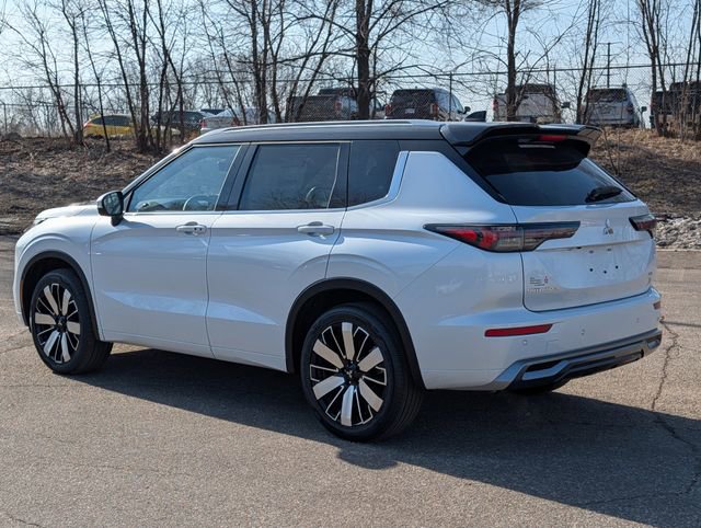 New 2026 Mitsubishi Outlander SEL image 2