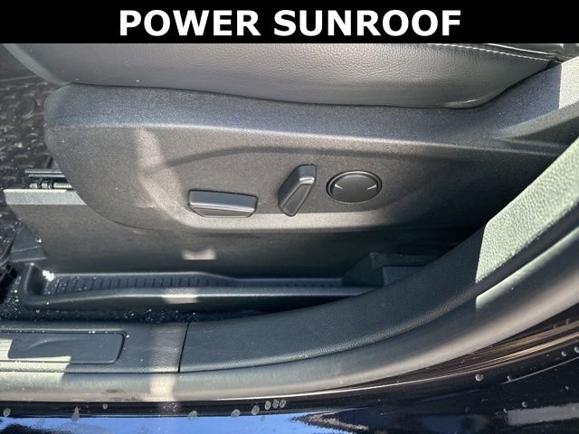 Used 2024 Ford Edge SEL image 11