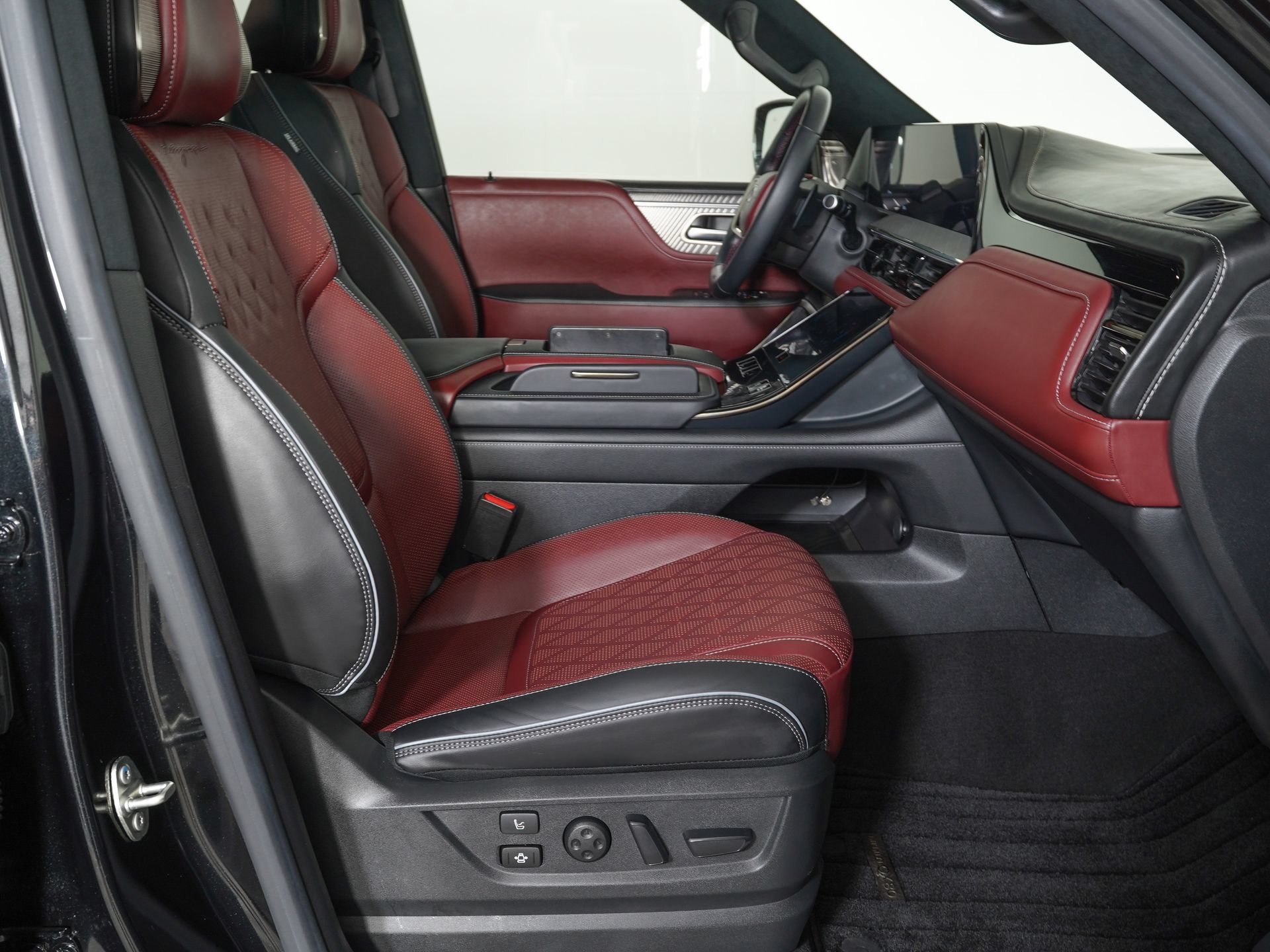 Used 2025 INFINITI QX80 Autograph AWD/4WD image 8