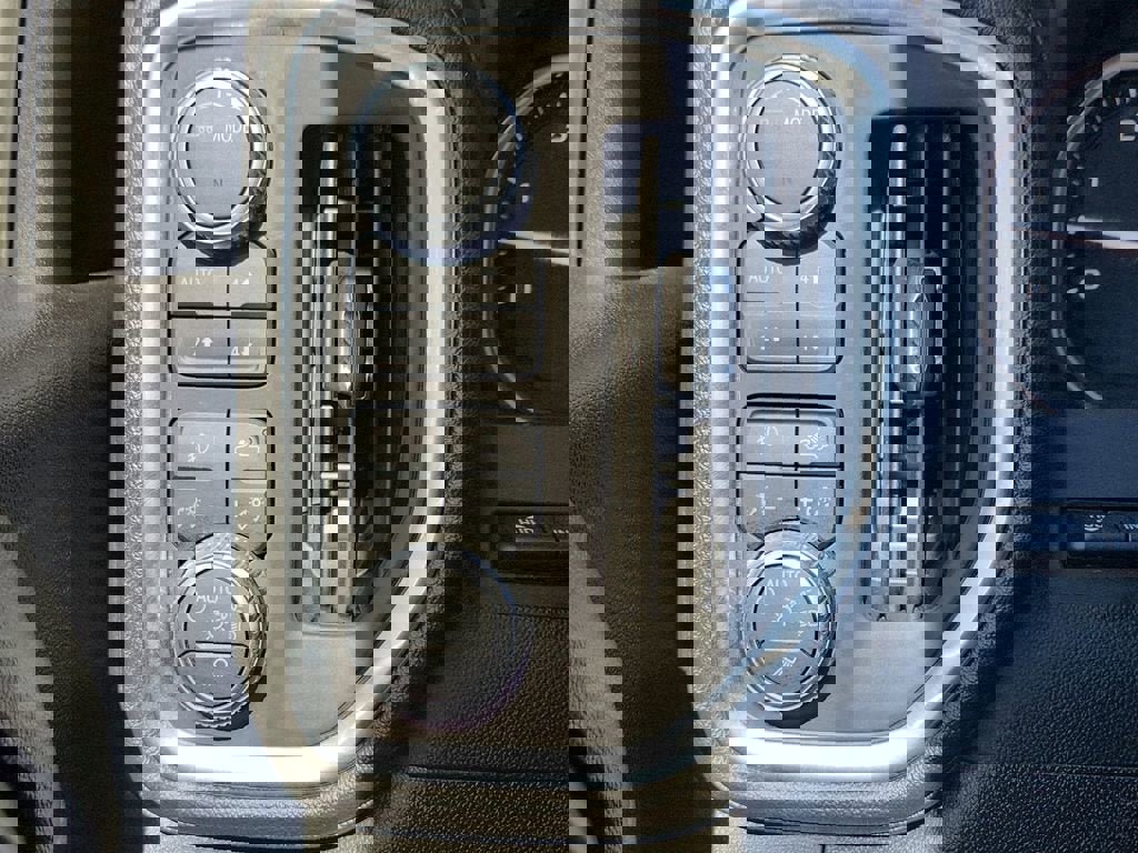 Used 2023 GMC Sierra 2500 AT4 w/ AT4 Premium Plus Package image 30