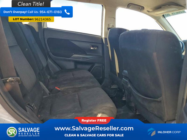 Used 2014 Mitsubishi Outlander SE image 13