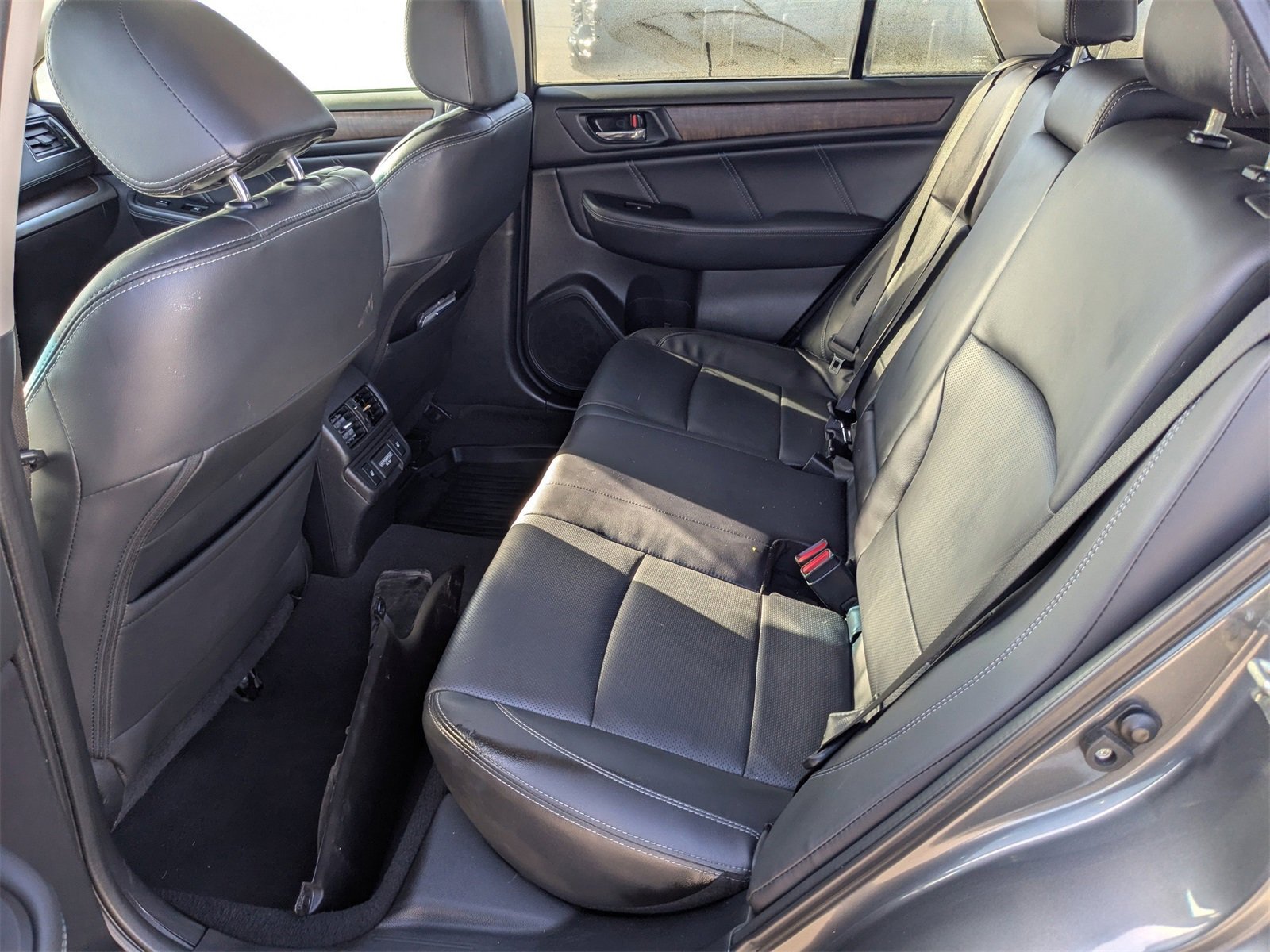 Used 2018 Subaru Outback 2.5i Limited image 15