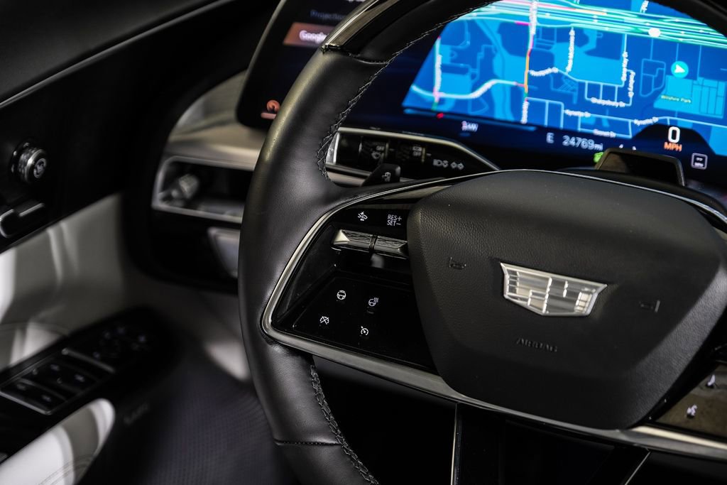 Used 2023 Cadillac Lyriq 2WD image 14