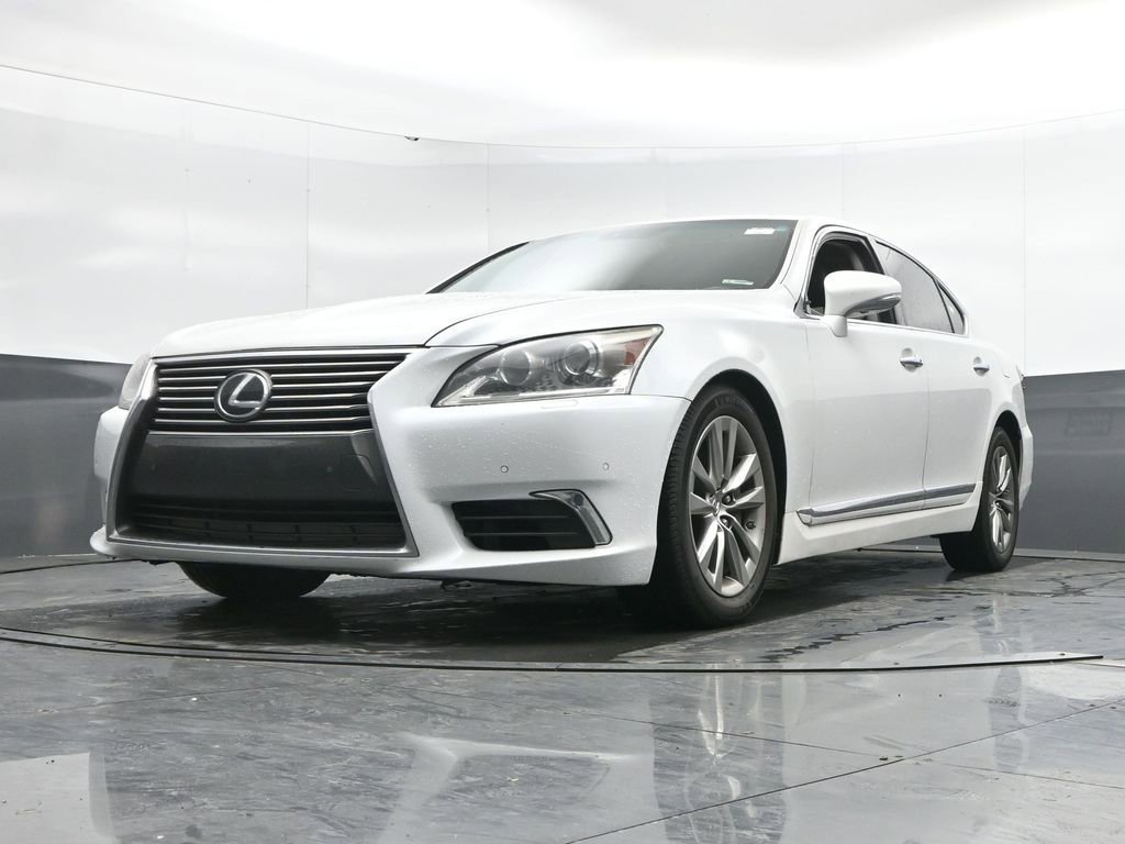Used 2013 Lexus LS 460 AWD w/ Comfort Pkg image 30