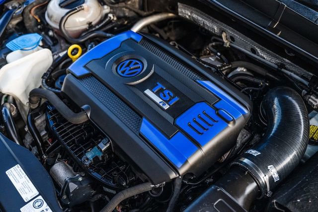 Used 2015 Volkswagen Golf R 4-Door AWD/4WD image 32