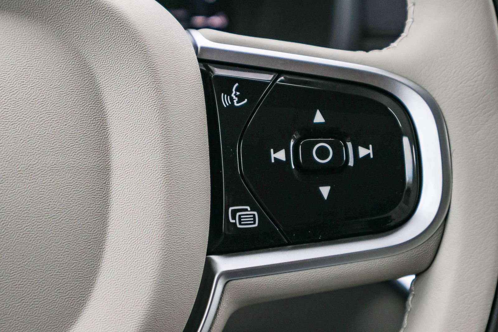 New 2026 Volvo XC90 T8 Ultra w/ Protection Package Premier image 37