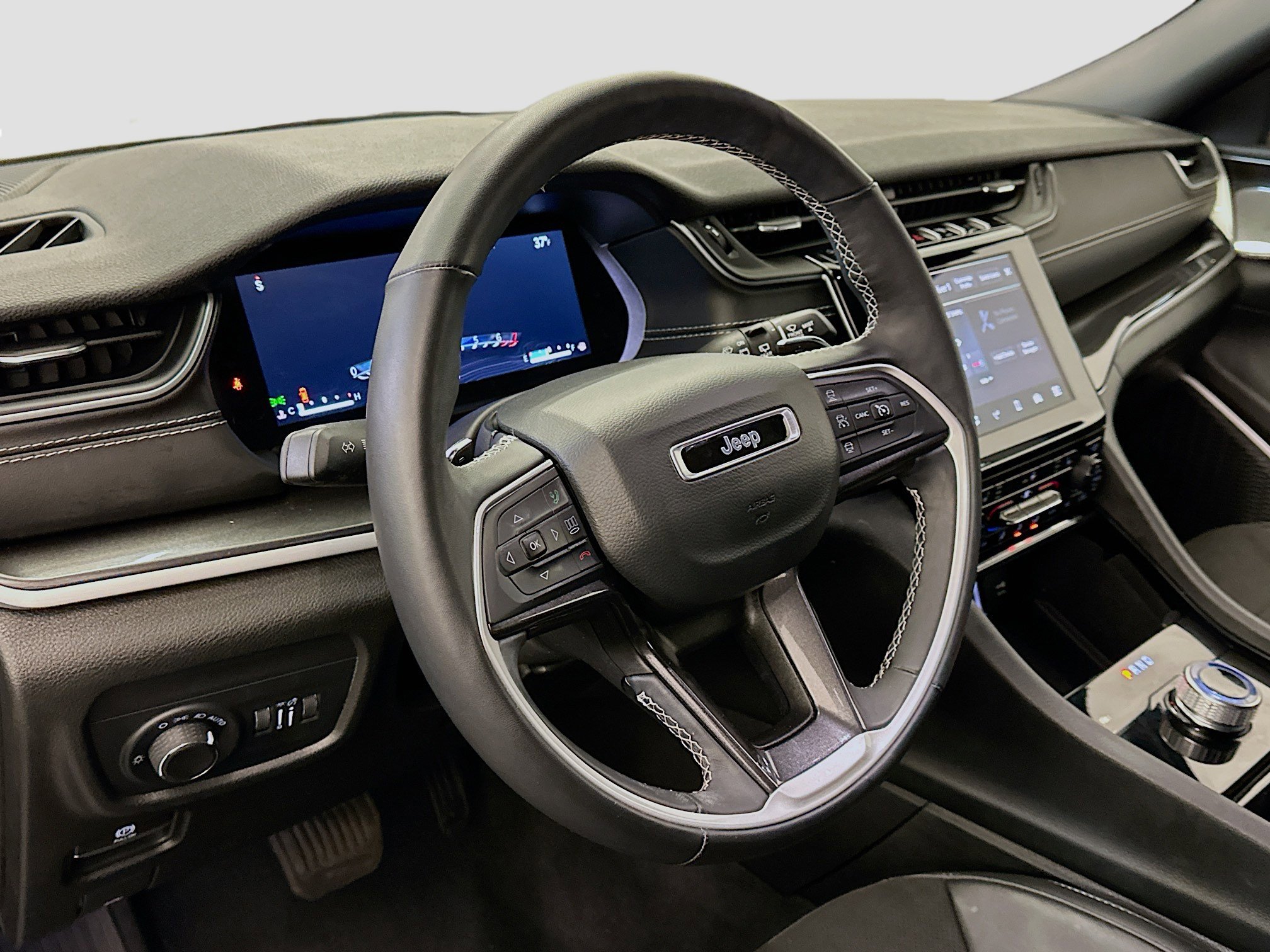 Used 2022 Jeep Grand Cherokee Altitude image 18