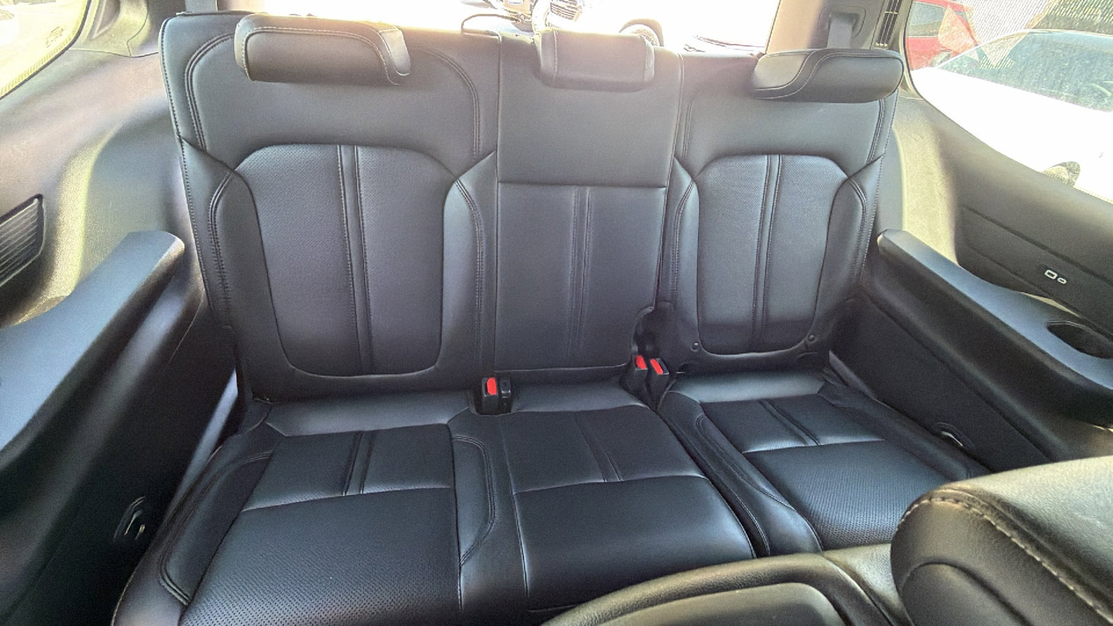 Certified 2025 Jeep Wagoneer 4WD w/ Convenience Group I image 22