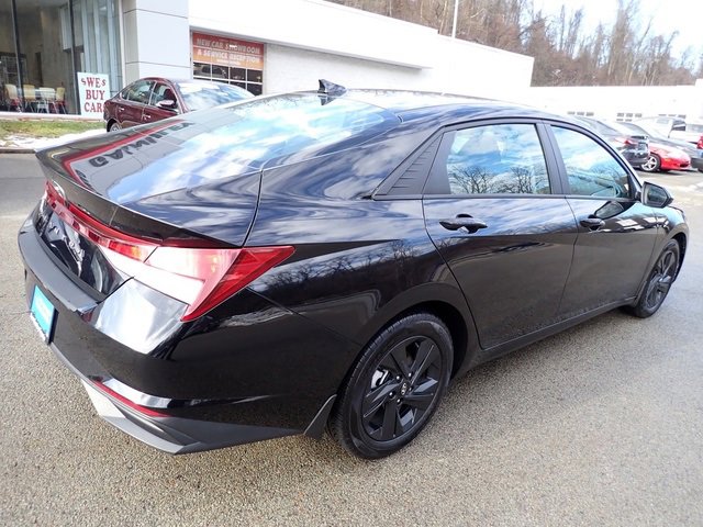Used 2023 Hyundai Elantra SEL image 4