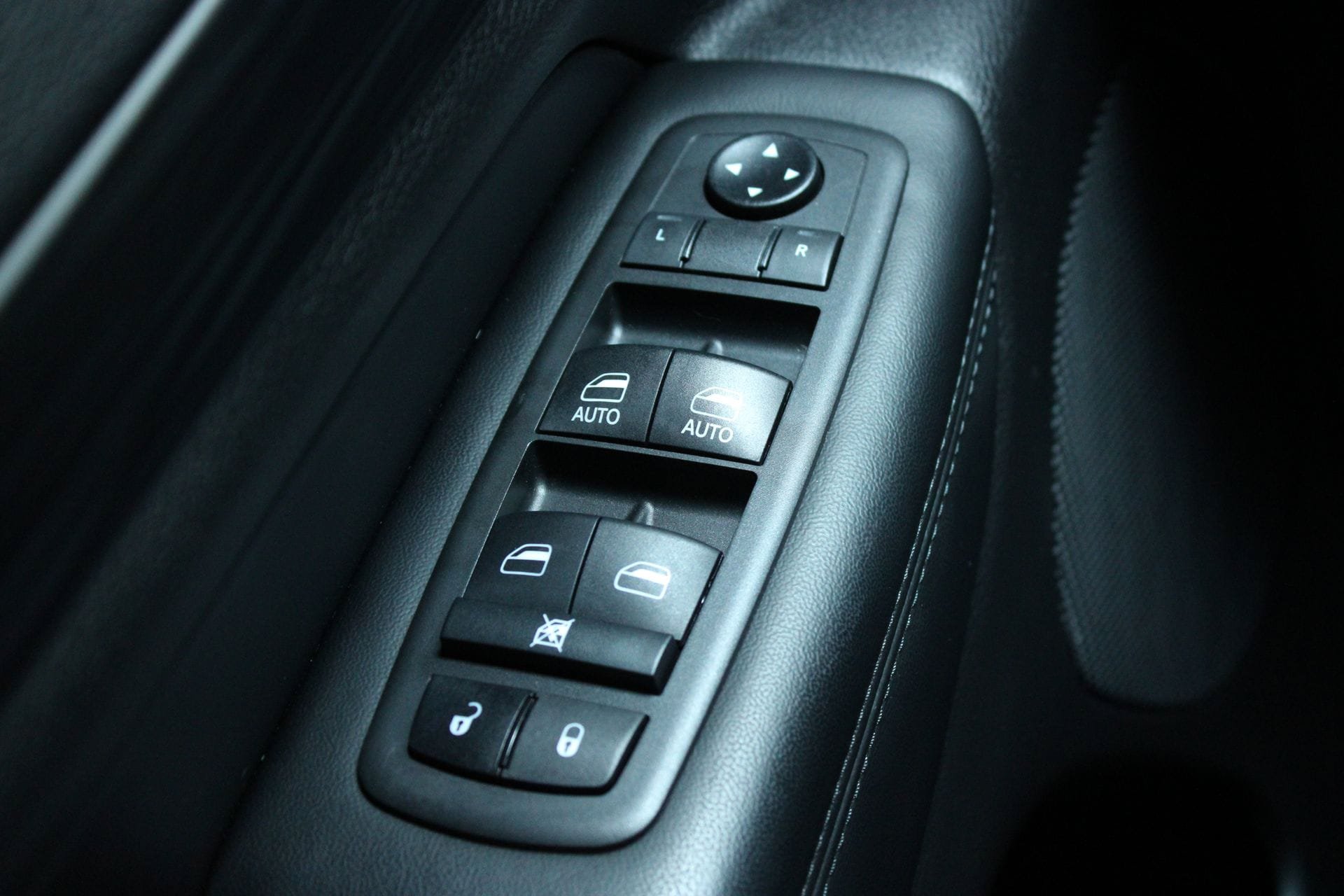 Used 2021 Jeep Grand Cherokee Laredo X AWD/4WD image 25