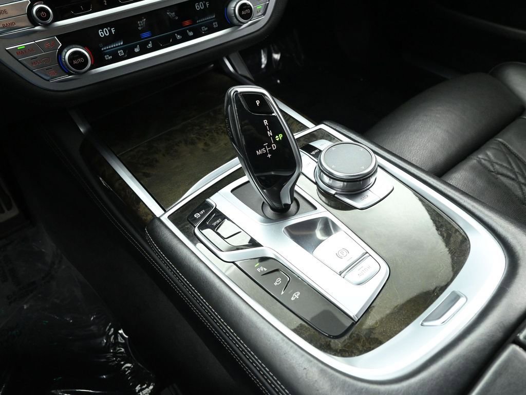 Used 2019 BMW 750i image 40
