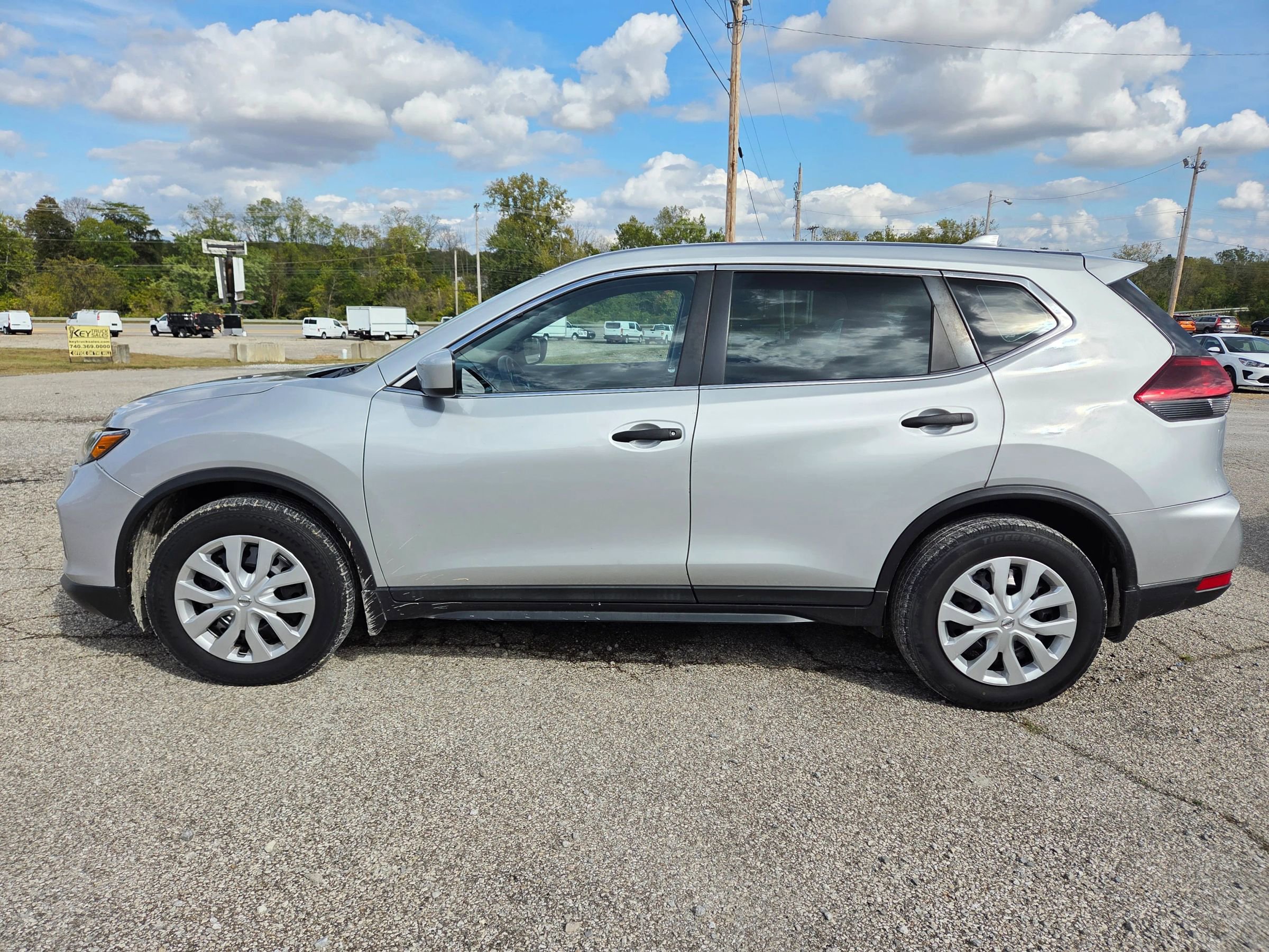 Used 2019 Nissan Rogue S FWD image 1