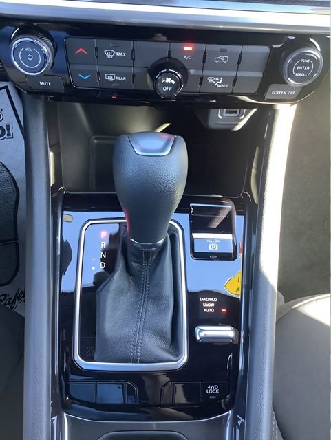 Certified 2025 Jeep Compass Sport image 17