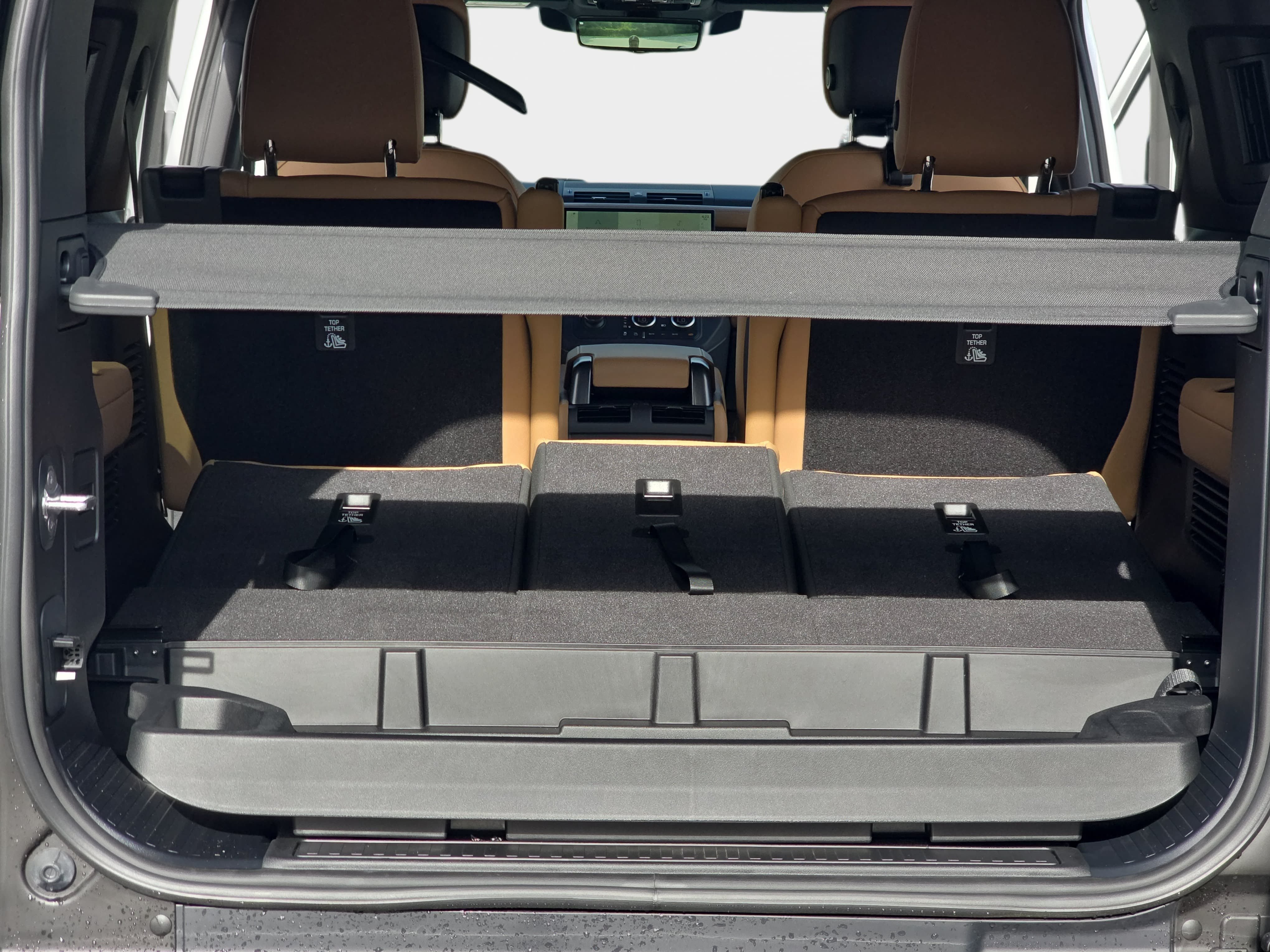 New 2026 Land Rover Defender 130 X-Dynamic SE AWD/4WD image 13