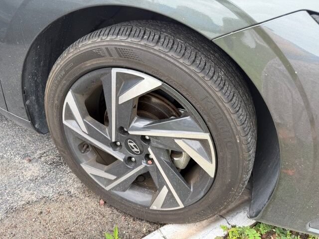 Used 2025 Hyundai Elantra Sport FWD image 9
