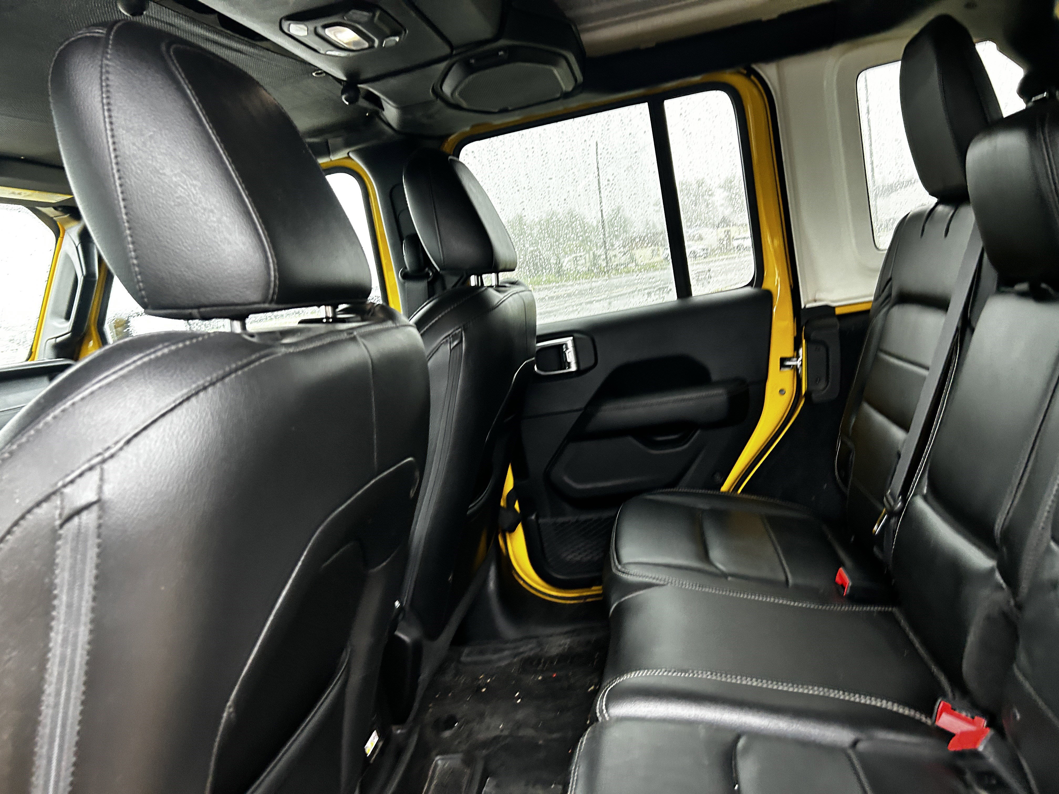 Used 2018 Jeep Wrangler Unlimited Sahara AWD/4WD image 10