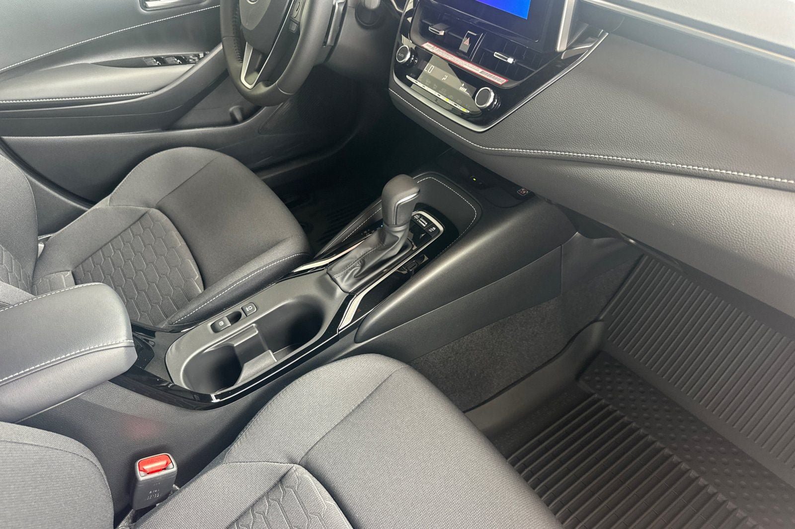 New 2026 Toyota Corolla SE FWD image 19