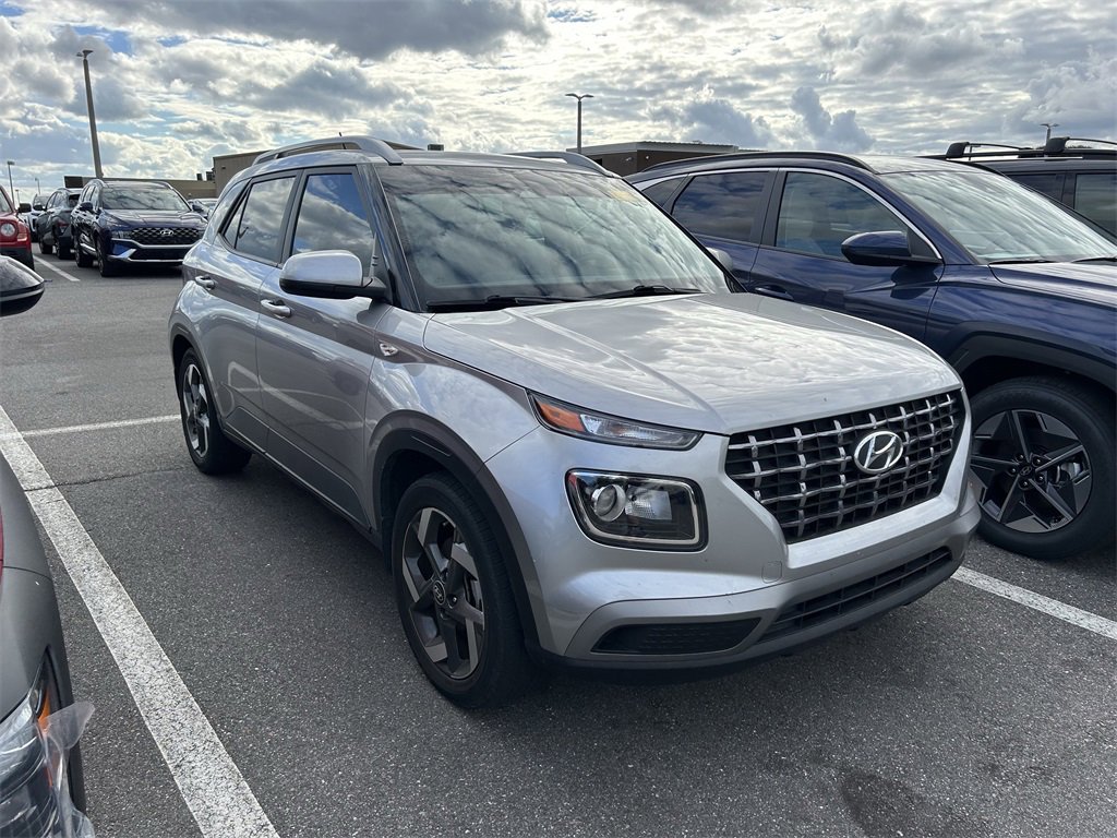 Certified 2023 Hyundai Venue SEL image 6