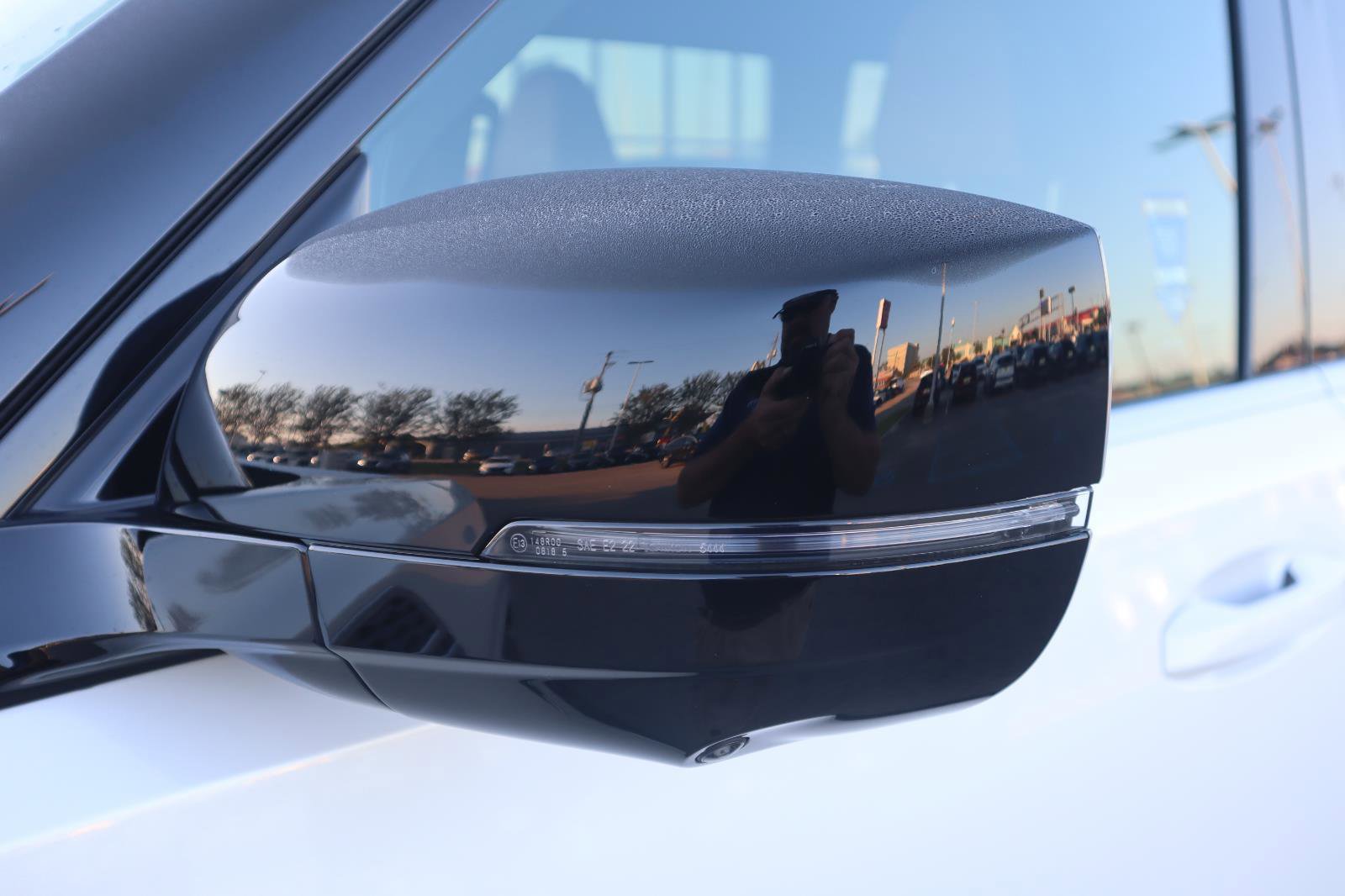 New 2026 Nissan Armada SL w/ Captain's Chari Seat Package image 4