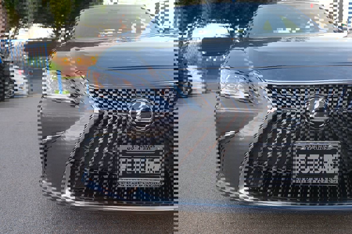 Used 2023 Lexus ES 350 image 32