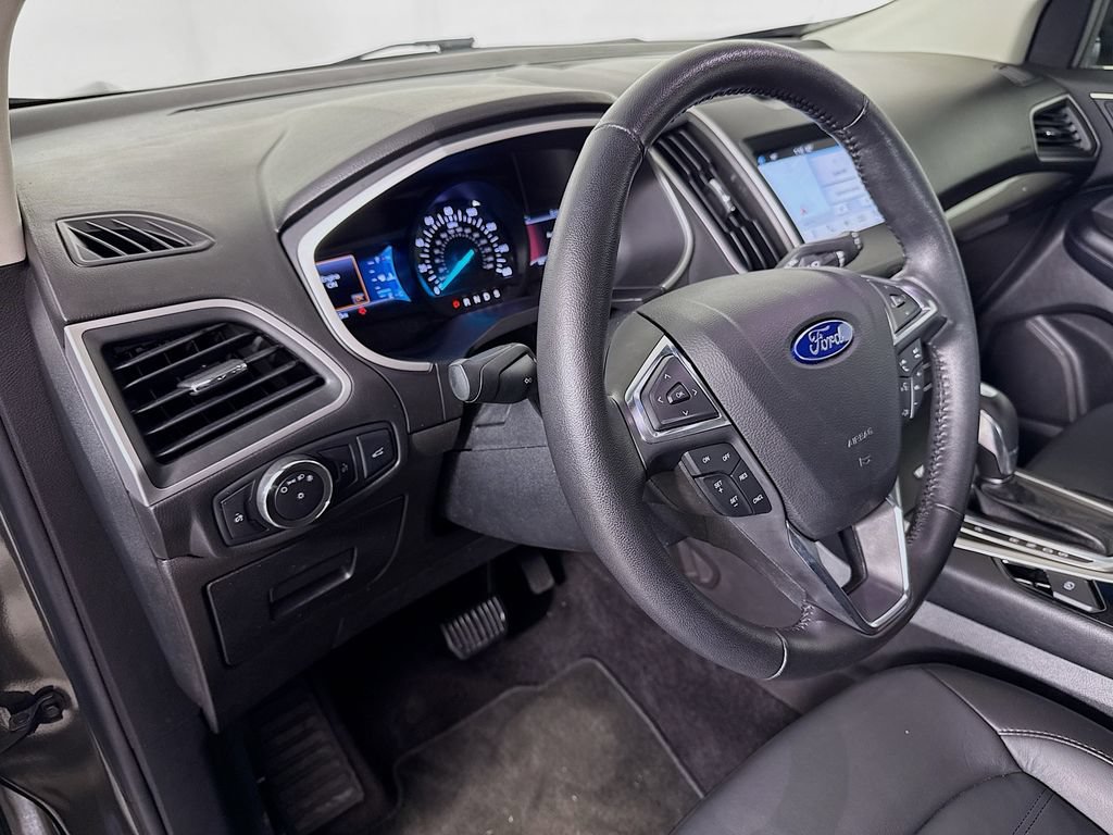Used 2017 Ford Edge SEL w/ Equipment Group 201A FWD image 9