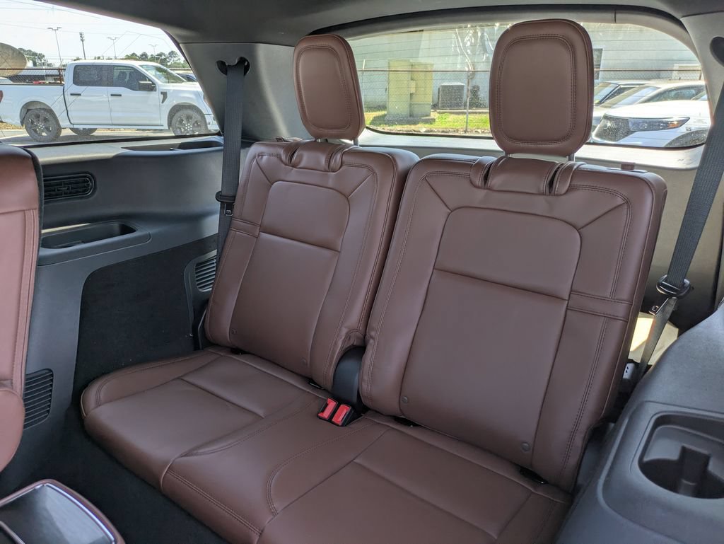 New 2026 Lincoln Aviator Reserve RWD image 13