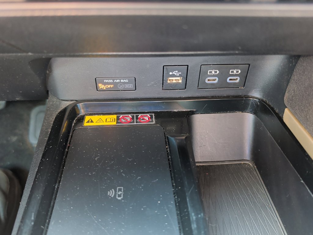 Used 2025 Toyota Camry LE FWD image 18