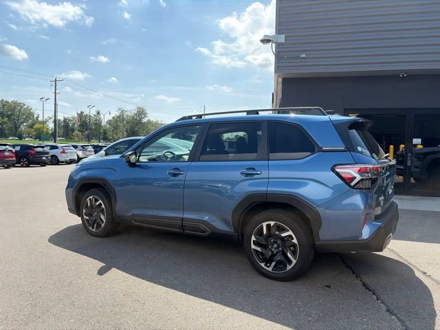 Used 2025 Subaru Forester Limited w/ Popular Package #2 AWD/4WD image 7