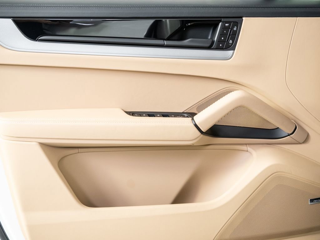 New 2026 Porsche Cayenne image 6