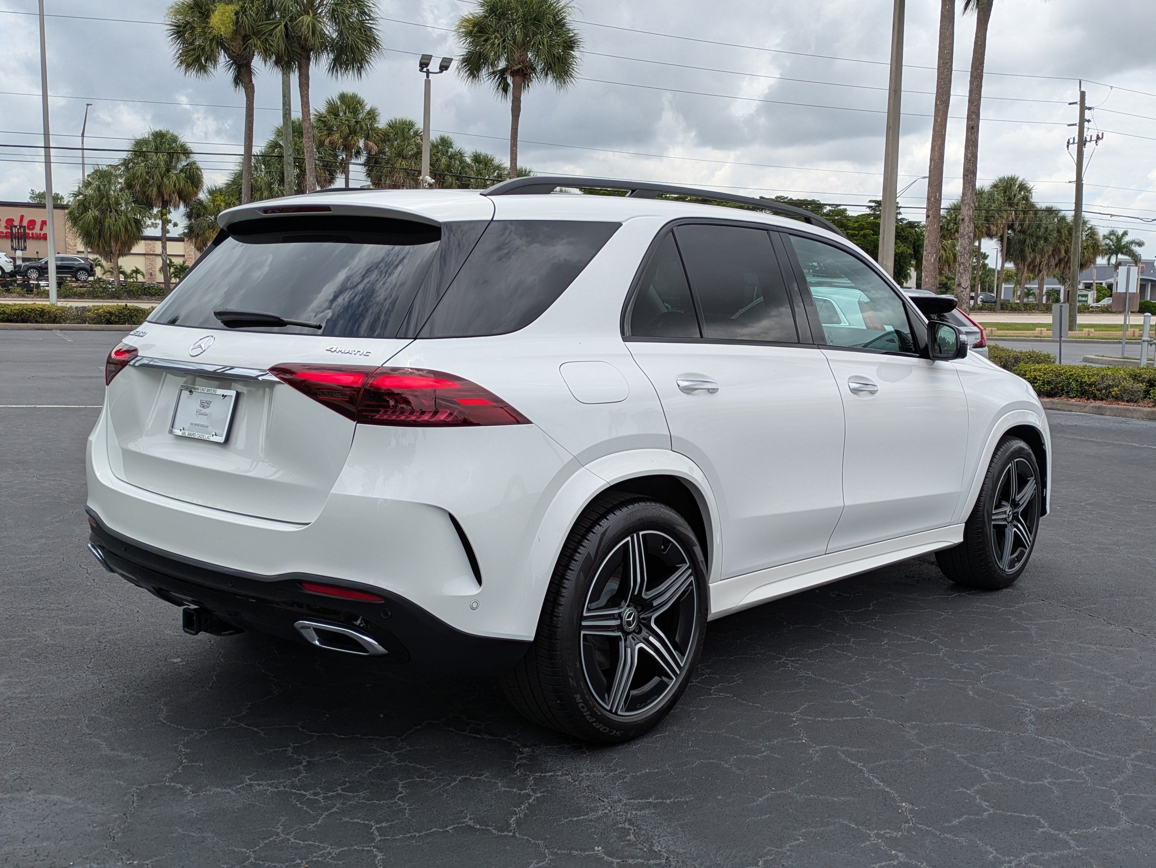 Used 2024 Mercedes-Benz GLE 350 4MATIC image 6