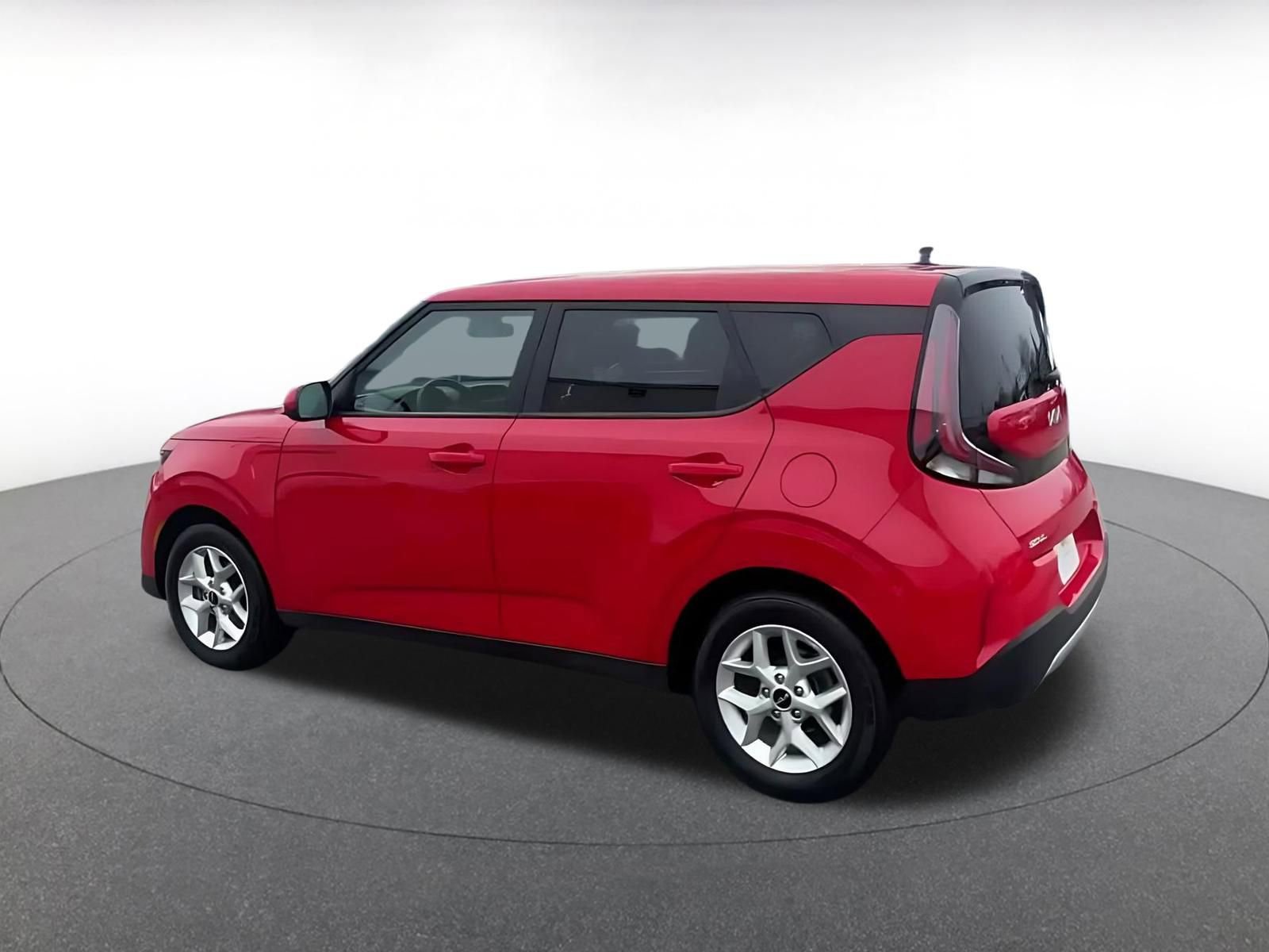 Used 2025 Kia Soul LX w/ LX Technology Package image 9