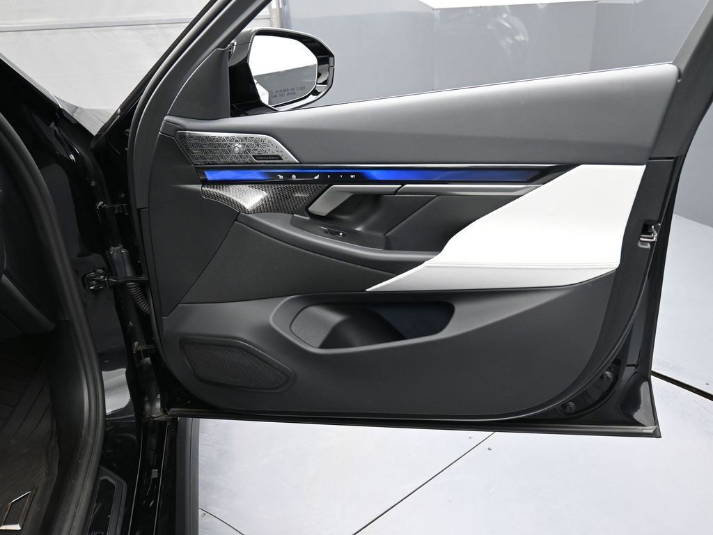 Used 2025 BMW M5 Touring image 31