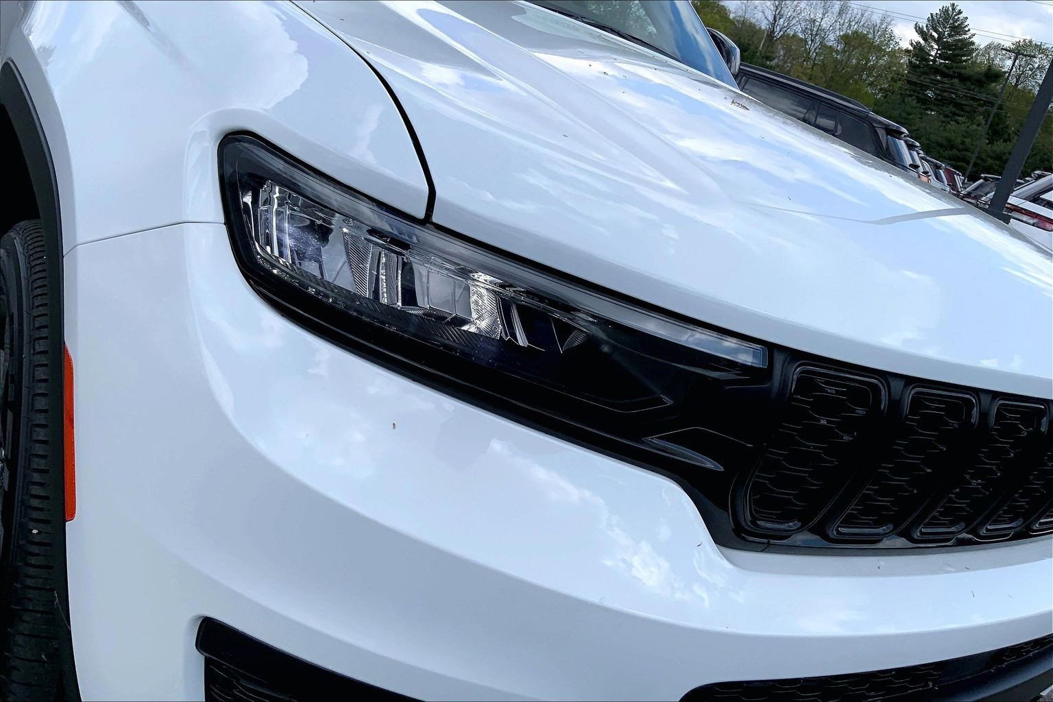 Certified 2025 Jeep Grand Cherokee L Altitude AWD/4WD image 26