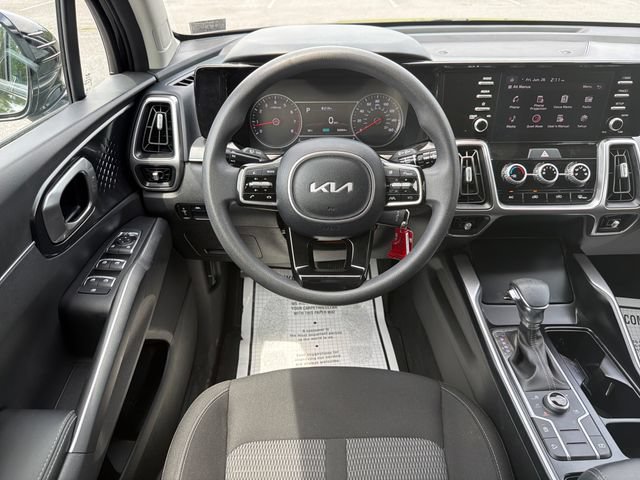 Used 2022 Kia Sorento LX AWD/4WD image 14