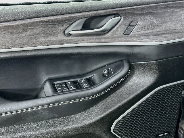 Used 2023 Jeep Grand Cherokee 4WD 4xe w/ Luxury Tech Group II image 27