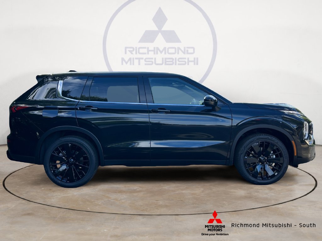 New 2026 Mitsubishi Outlander SE AWD/4WD image 2