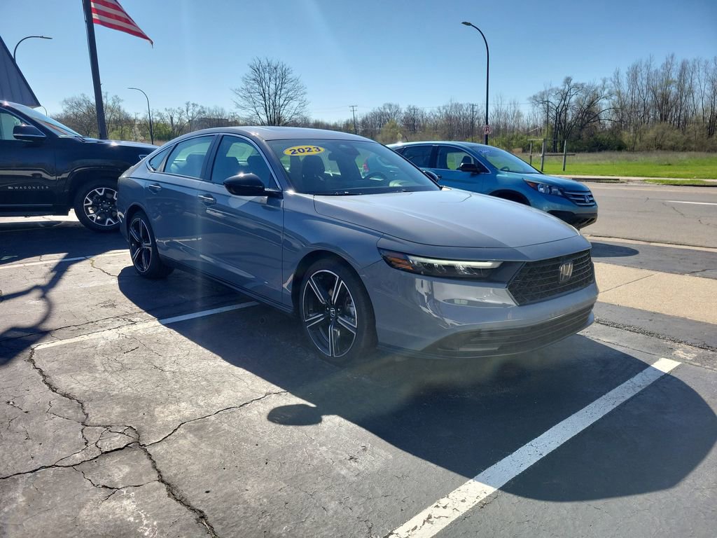 Used 2023 Honda Accord Sport image 2