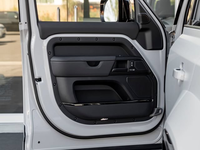 New 2026 Land Rover Defender 110 OCTA AWD/4WD image 12