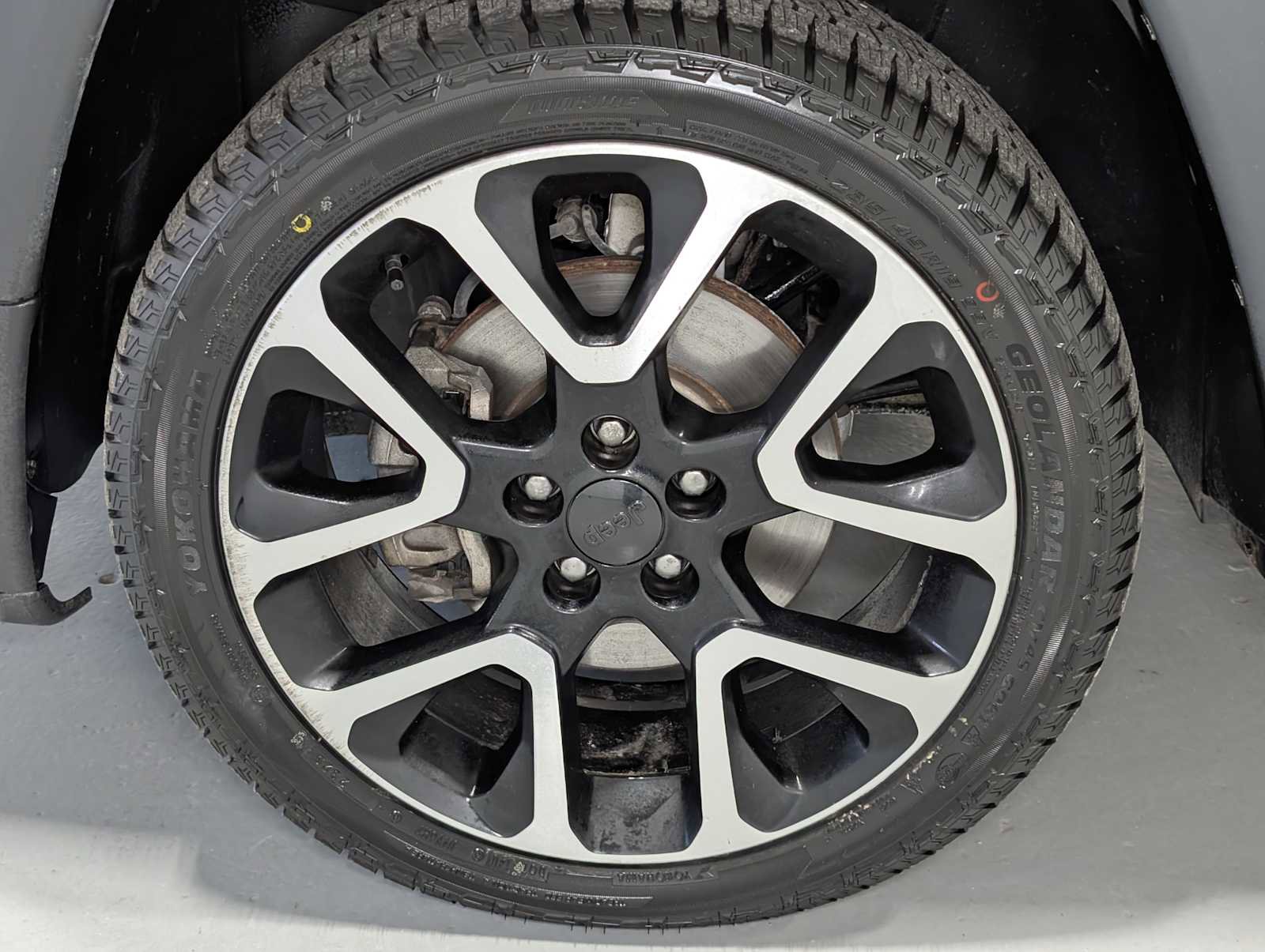 Used 2021 Jeep Compass Limited w/ Elite Exterior Group AWD/4WD image 3