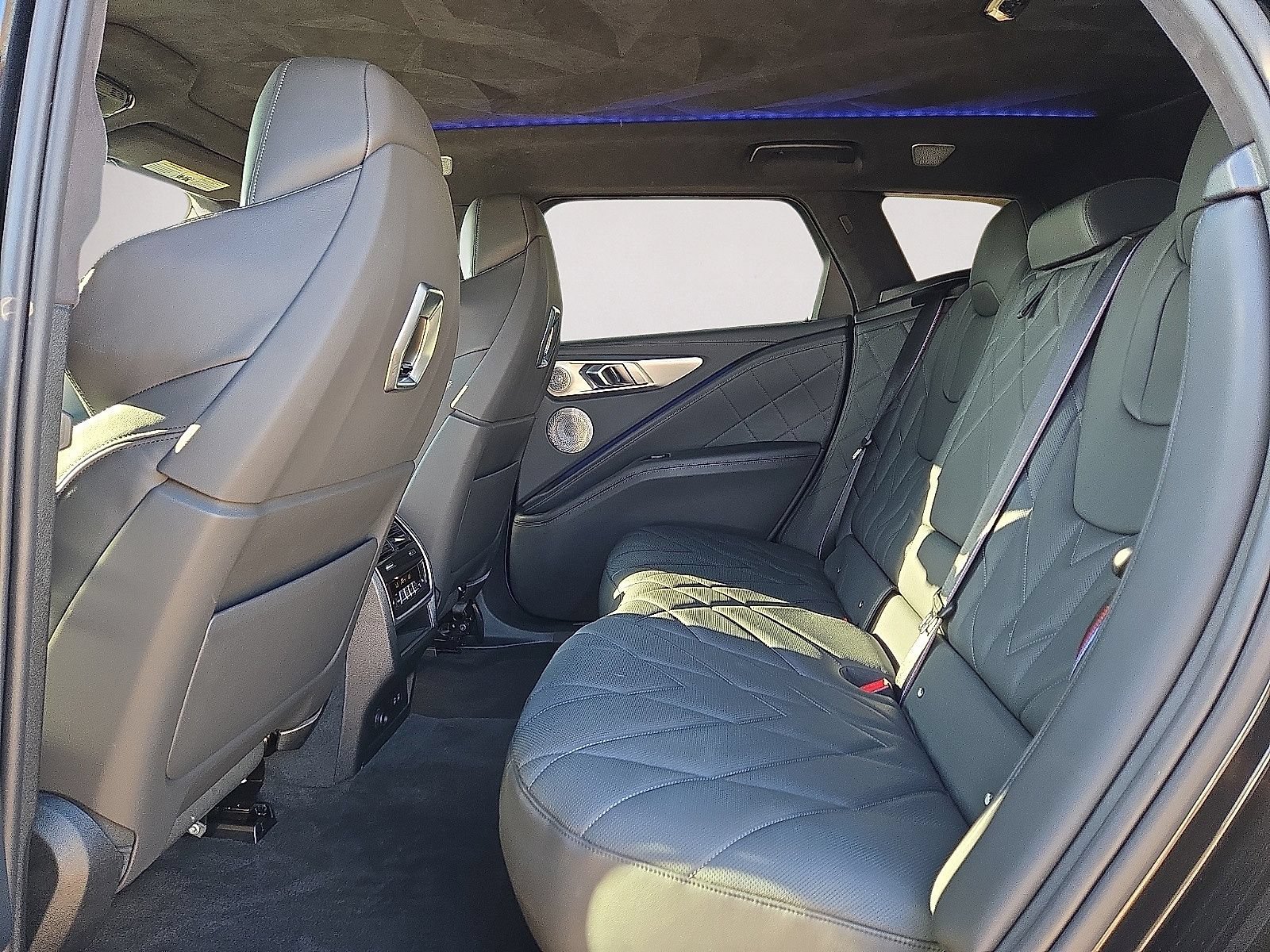 Used 2023 BMW XM AWD/4WD image 15