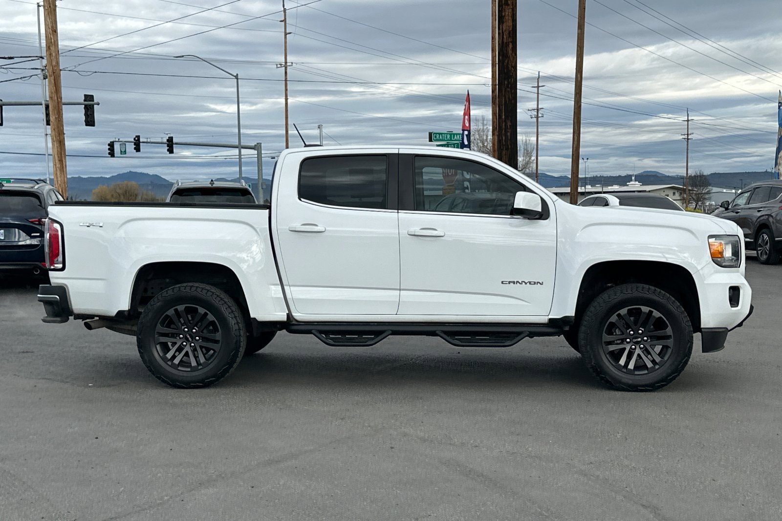 Used 2020 GMC Canyon SLE w/ Elevation Edition image 3