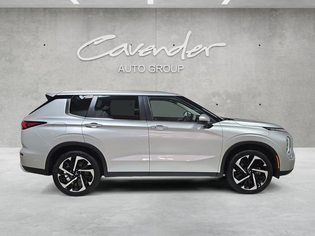 Used 2024 Mitsubishi Outlander SE image 17