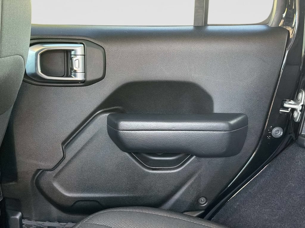 Used 2023 Jeep Wrangler Unlimited w/ Cold Weather Group AWD/4WD image 16