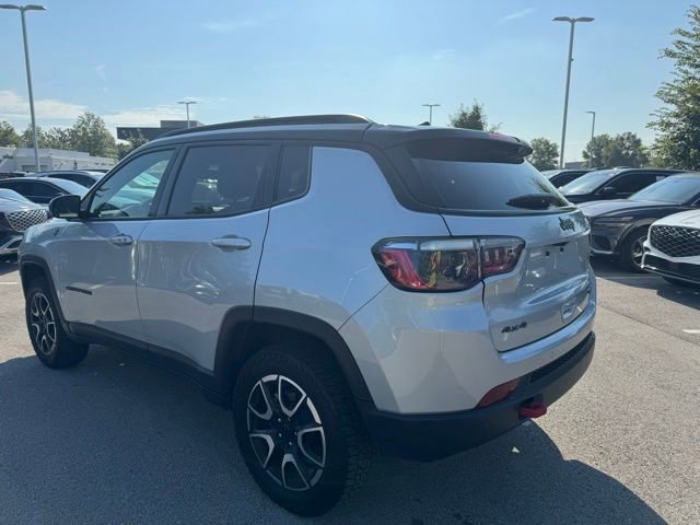 Used 2024 Jeep Compass Trailhawk image 4