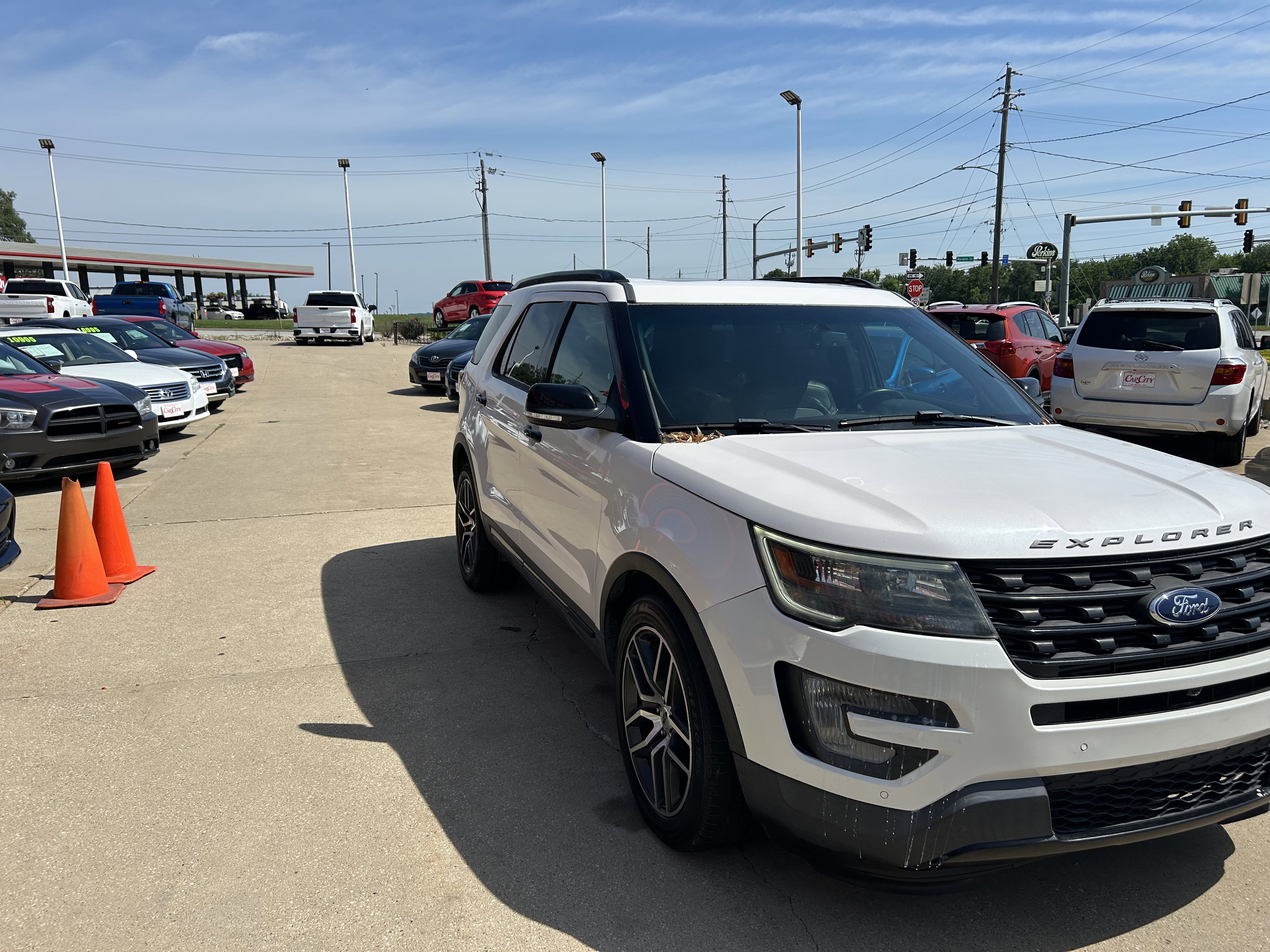 Used 2016 Ford Explorer Sport w/ Equipment Group 401A image 3
